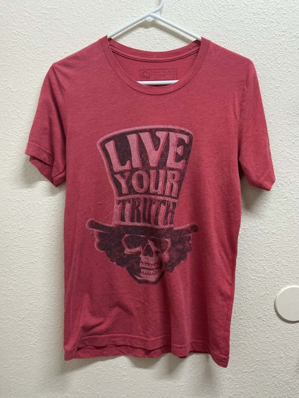 Human Unlimited Mens Shirt Medium Red Short Sleeve Skull Graphic Live Your Truth